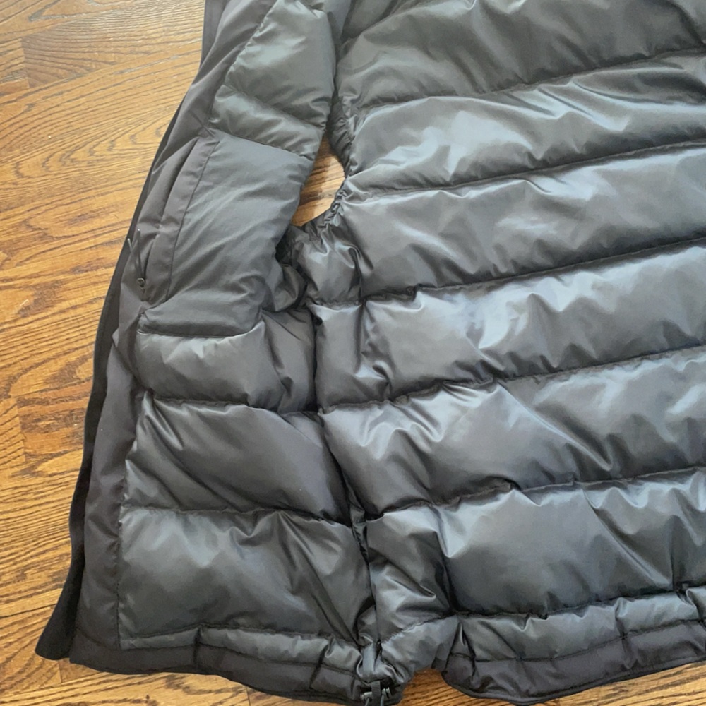 Mens Lululemon reversible lightweight down vest